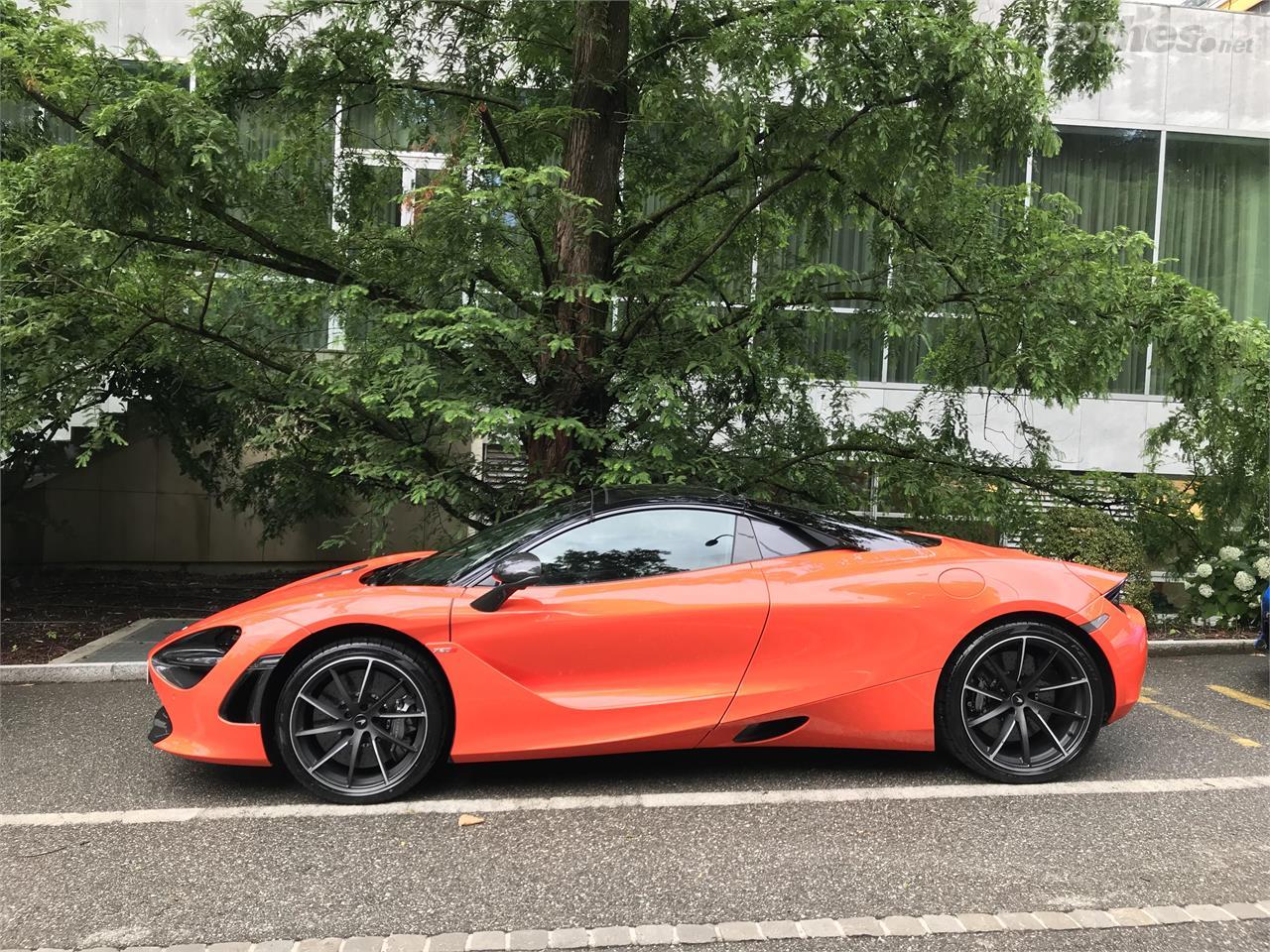 Este 720 S Spider contaba con sistema lift que permite levantar el morro. Con ello es mucho más cómodo entrar y salir de un garaje, así como maniobrar en ciudad.