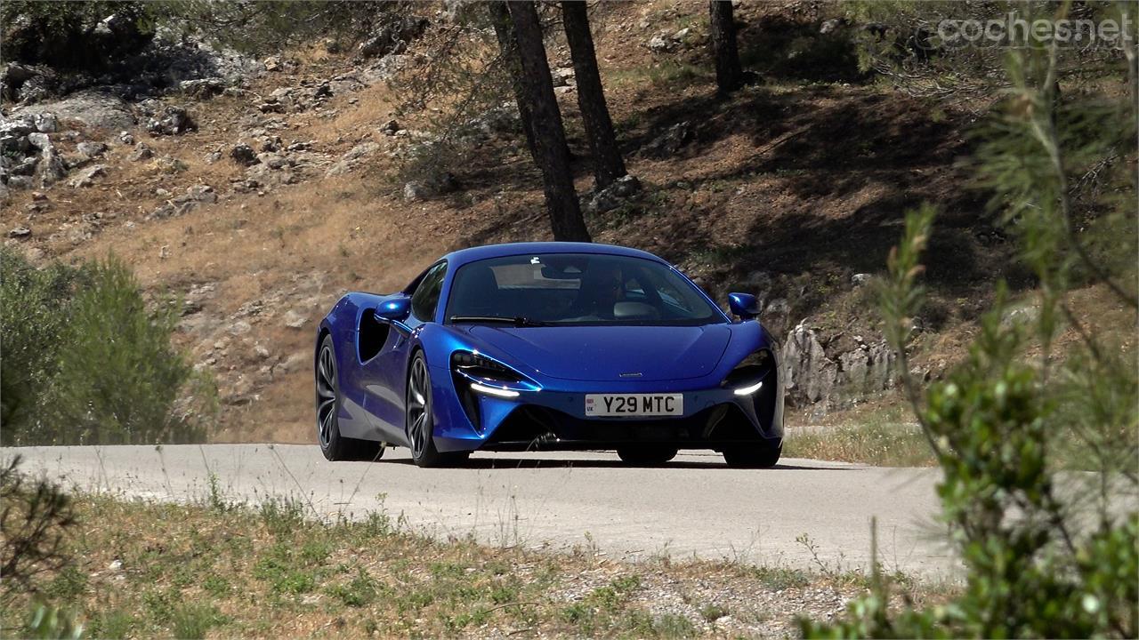 La dirección hidráulica es una auténtica bendición. En un mundo plagado de direcciones eléctricas es un lujo que McLaren siga apostando por este sistema tan comunicativo.