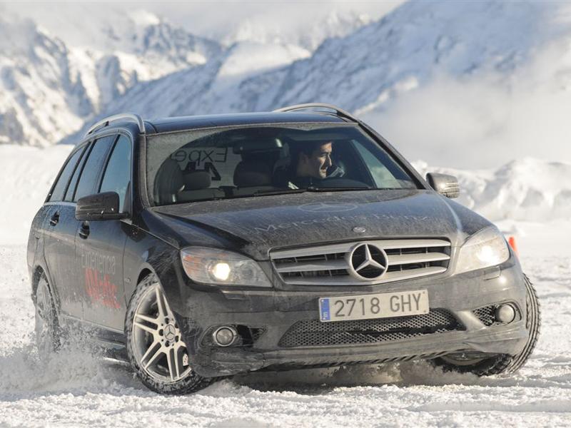 Experiencia 4MATIC : Conducir sobre la nieve: 5 años de cursos gratuitos