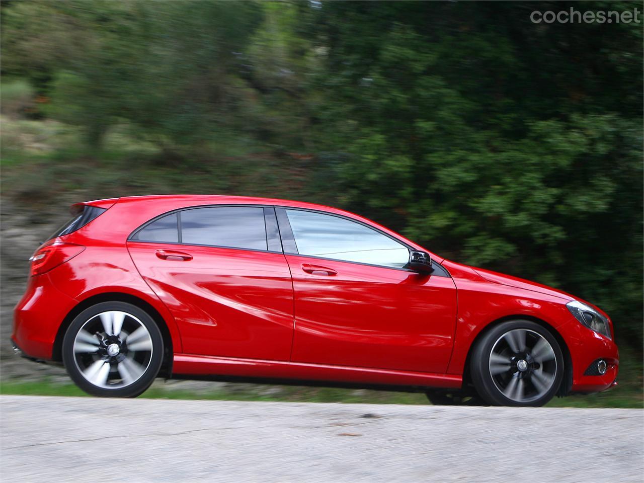 La línea es de coche deportivo, con poca superficie acristalada.