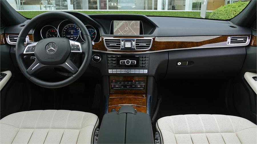 En el interior podemos ver la habitual calidad de acabados de Mercedes-Benz