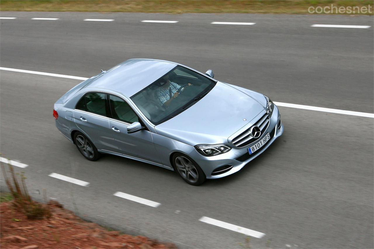 Con la suspensión deportiva, el E 350 BlueTEC mantiene un elevado nivel de confort.