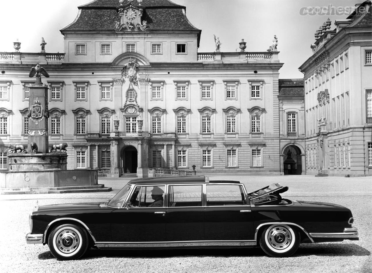 La gran mayoría de los principales dictadores del planeta de la segunda mitad del Siglo XX se desplazaban sentados en la última fila del Mercedes-Benz 600 Landaulet (W100).