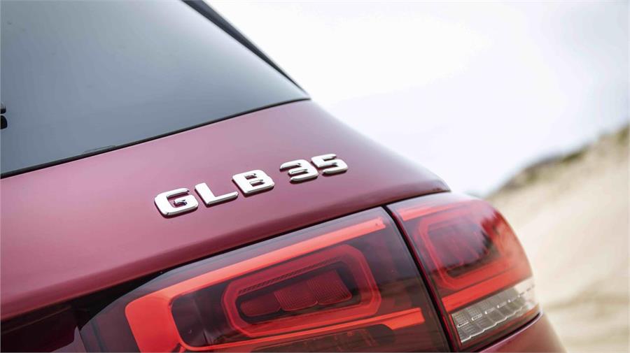 La marca alemana no ha prescindido de una versión deportiva GLB 35 AMG, con 306 CV.