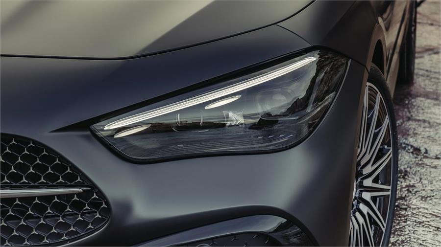El frontal del Mercedes-Benz CLE Coupé sigue la línea de los últimos productos de la marca alemana. 