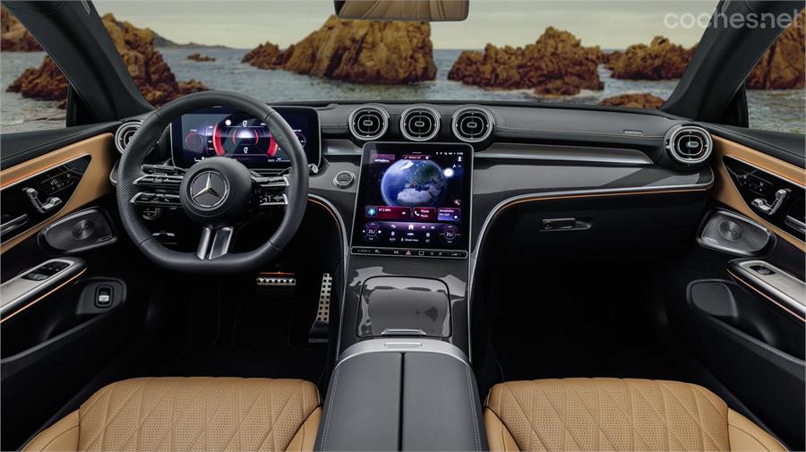 El interior del CLE Coupé destaca por su pantalla central integrada en la consola y el cuadro de instrumentos digital, con los más avanzados gráficos diseñados por Mercedes-Benz. 