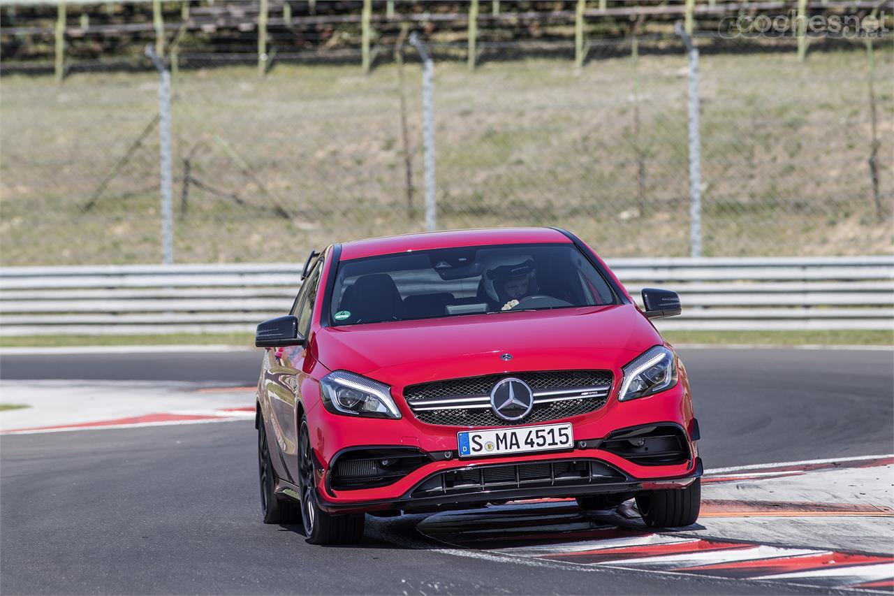 El propulsor 2.0 de gasolina de 381 CV del Mercedes-AMG A 45 es el cuatro cilindros producido en serie más potente del mundo. 