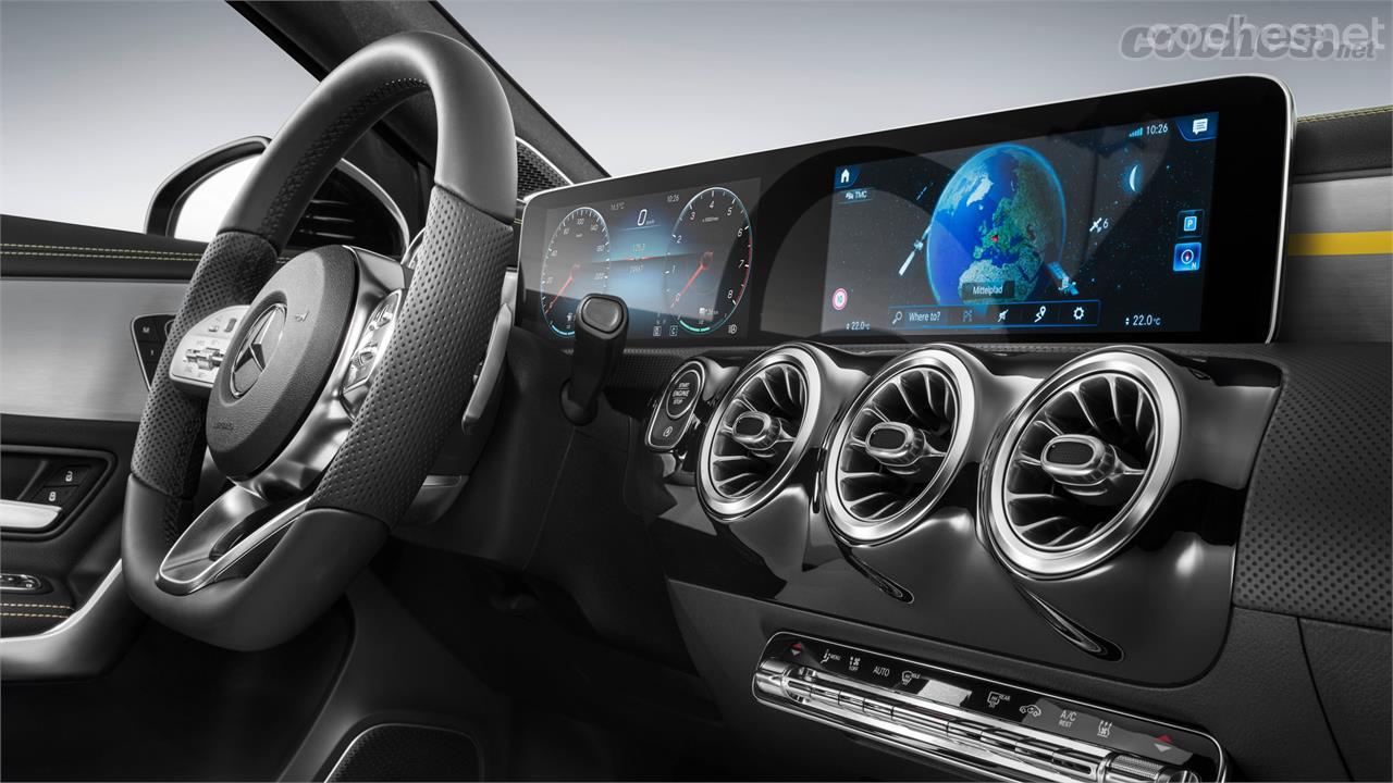 El "mega-tablet" opcional llega como herencia de los modelos superiores en la gama Mercedes.