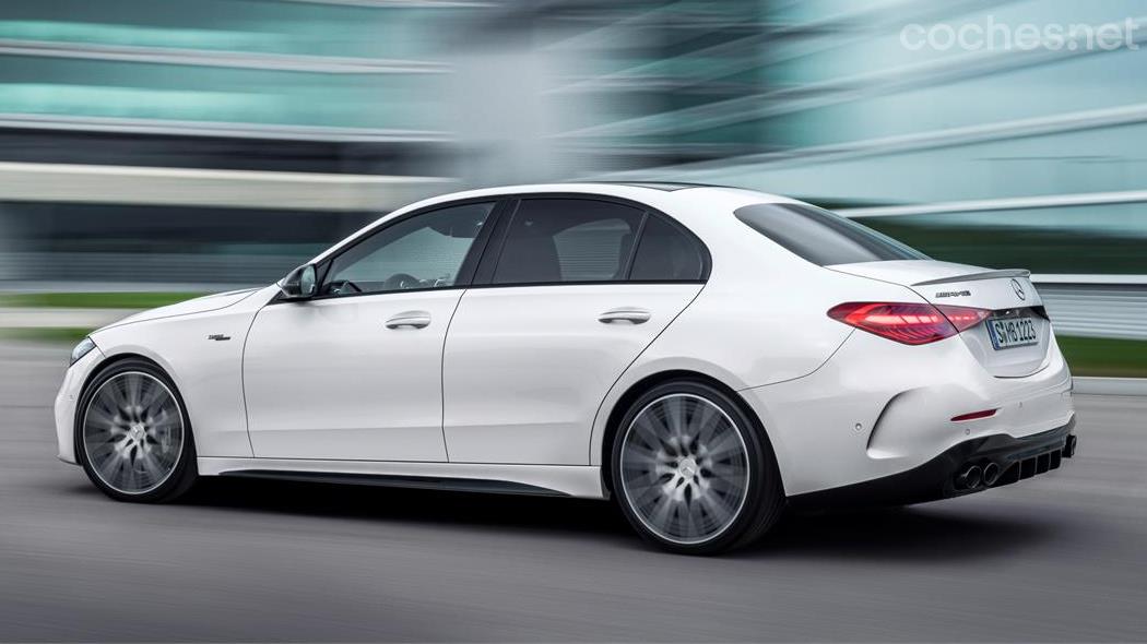 MERCEDES-BENZ C-Class - Accelerate from 0 to 100 in just 4.6 seconds with Race Start mode and thanks to 4Matic all-wheel drive with rear axle priority.