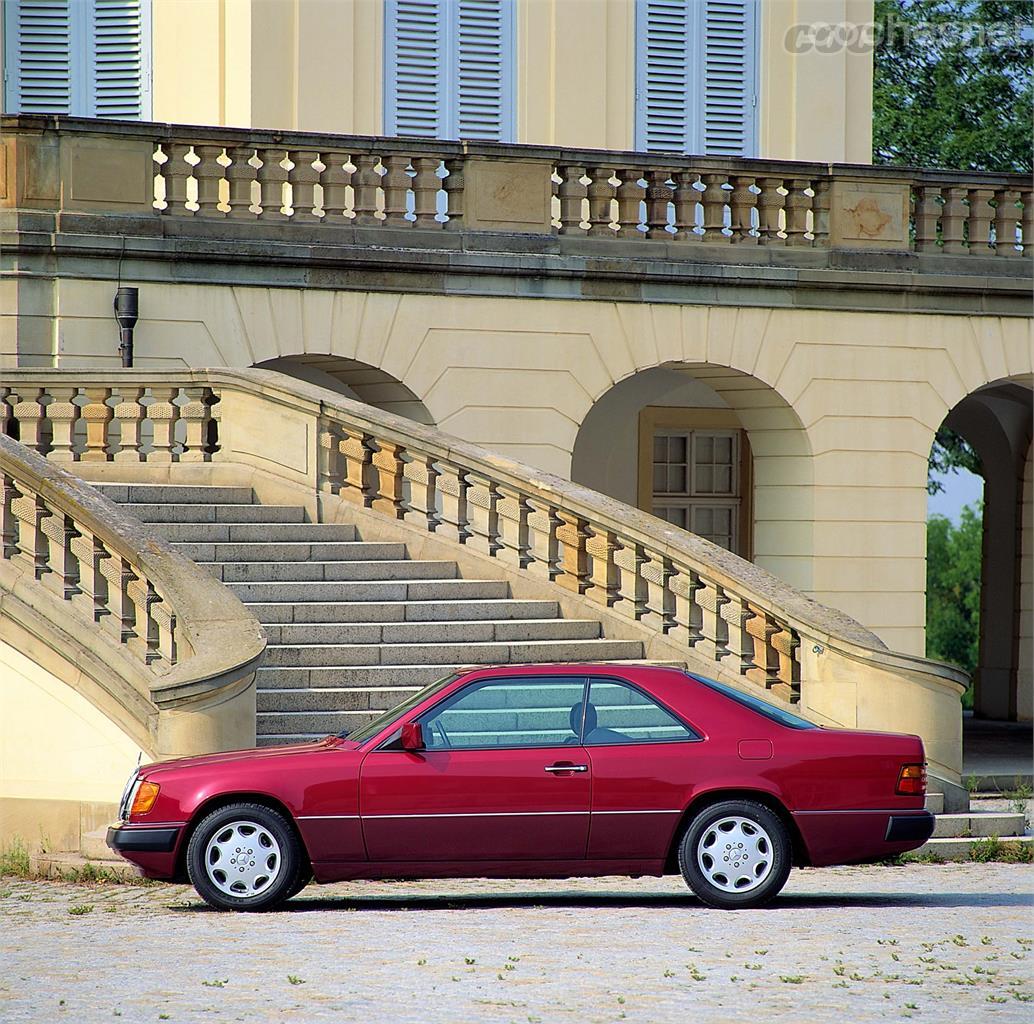 Mercedes-Benz 300 CE: 30° aniversario