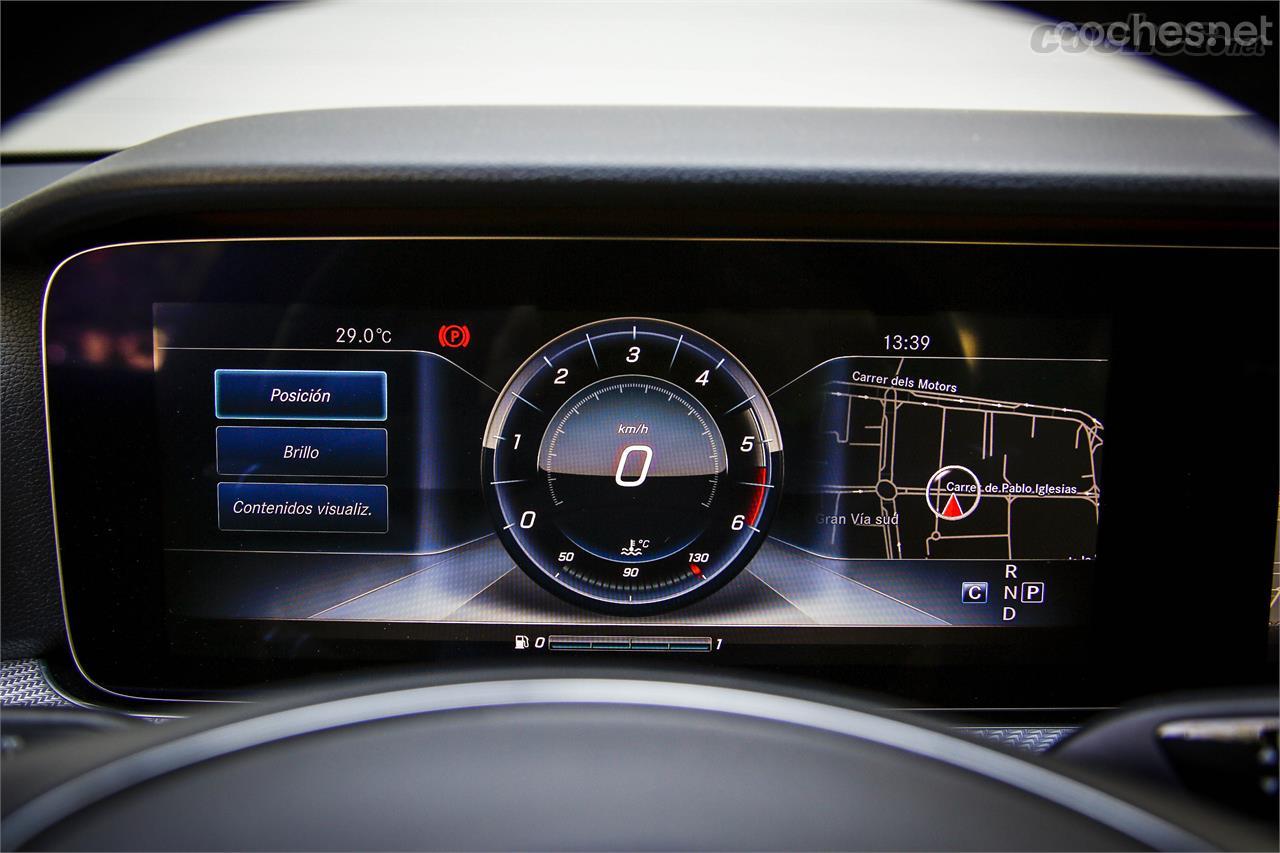 La pantalla digital del cuadro de instrumentos muestra unos gráficos muy atractivos y de fácil lectura. 