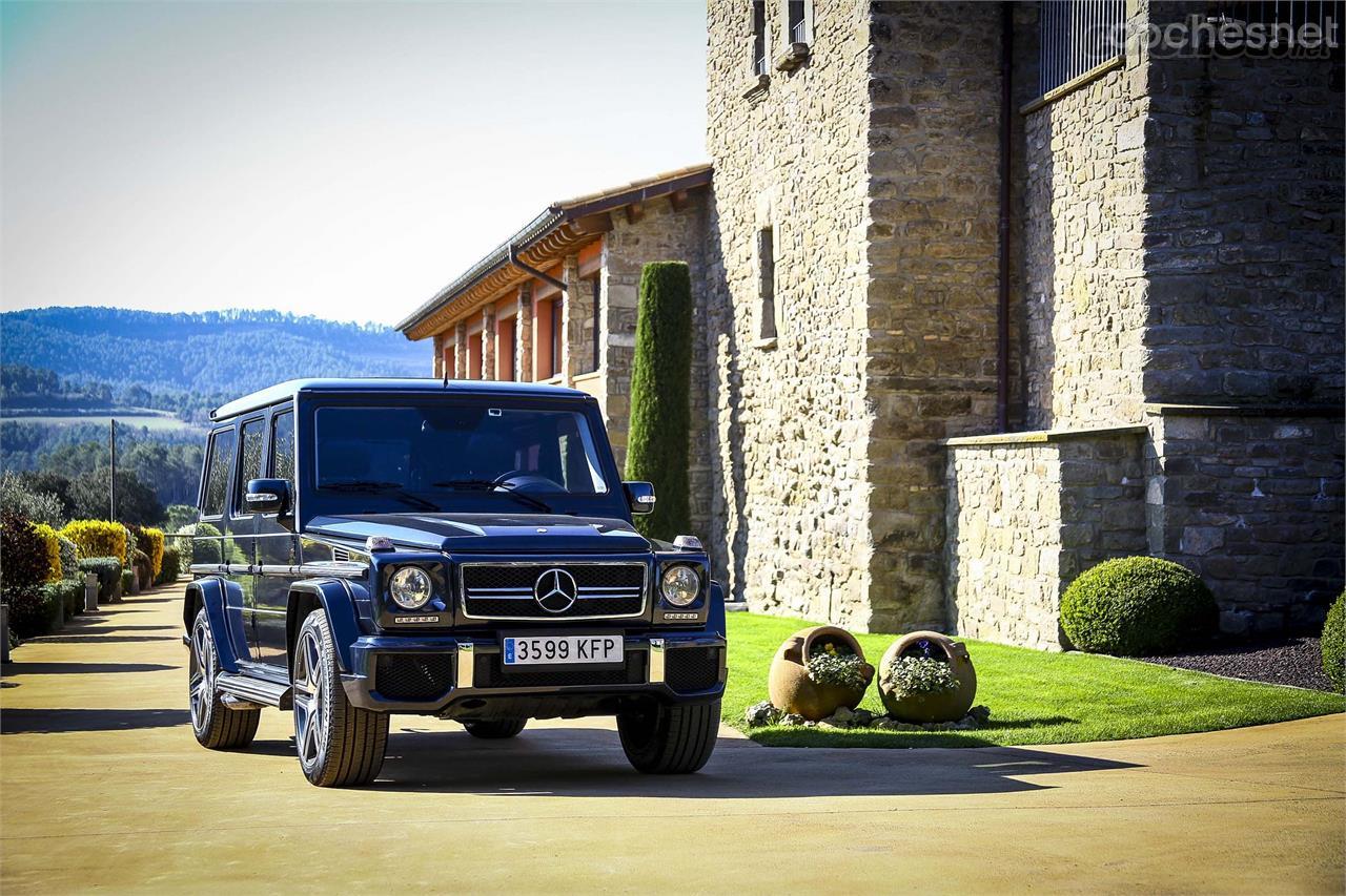 Este G 500 de 2005 cuenta con un kit estético de G 63. Está animado por un V8 atmosférico de 5 litros de 296 CV.