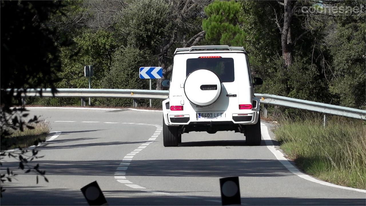 La carrocería inclina un poco en las zonas de curvas. Ahora bien, se muestra muy noble en todo momento.