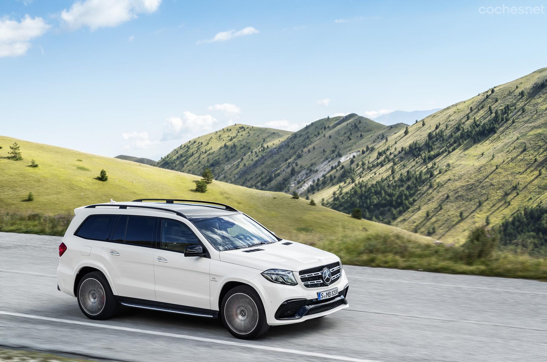 Se mantiene la gama mecánica del GL, pero con motores más eficientes y potentes en algunos casos. La punta de lanza la marca este Mercedes-AMG GLS 63 4Matic de 585 CV.