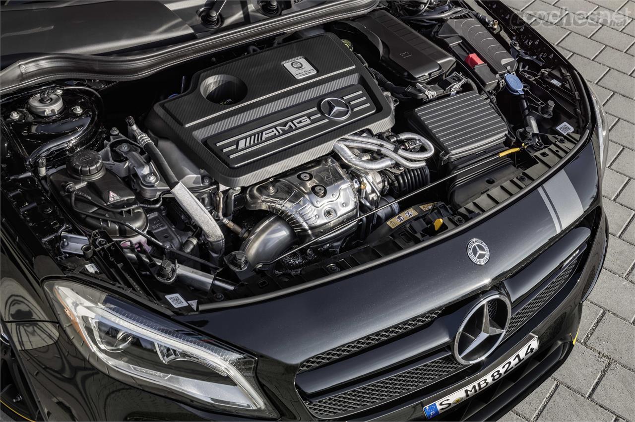 La versión más potente de la gama sigue siendo la AMG GLA 45 5 Matic, con un motor de gasolina de 4 cilindros que da 381 CV.