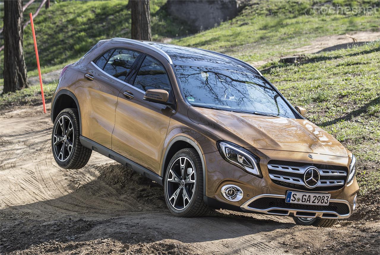 Con el tren de rodaje Off-road opcional, el GLA gana 30 mm de altura y permite realizar escapadas puntuales por pistas de tierra con garantías