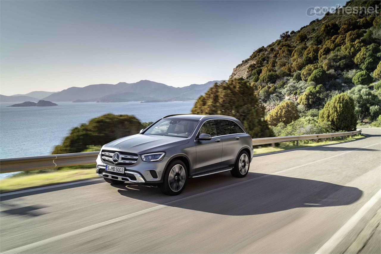 El Mercedes-Benz GLC llega cambiado en este 2019, aunque no lo parezca. 
