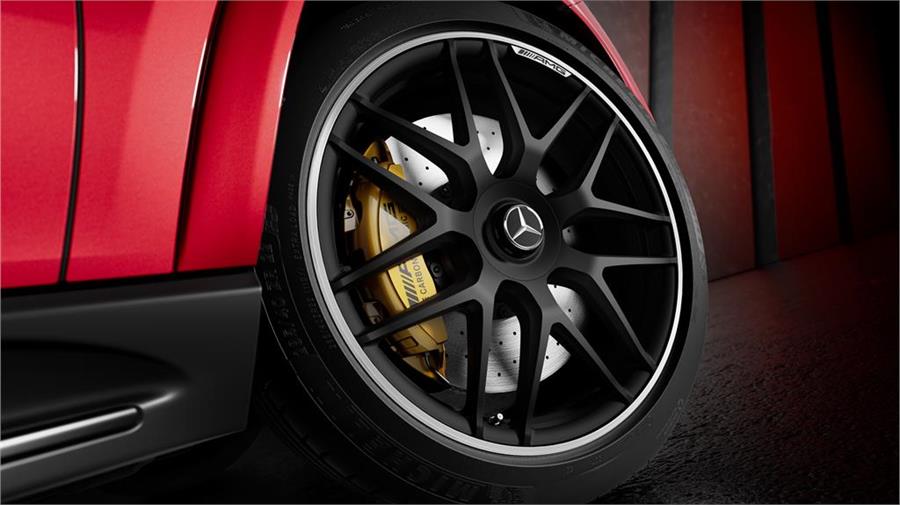 En los Mercedes-AMG GLE y GLE Coupé también se han introducido cambios estéticos y motores más electrificados. 