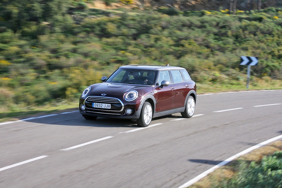 El motor diésel de 150 CV del Cooper D casa muy bien con el cambio Steptronic de 8 relaciones.