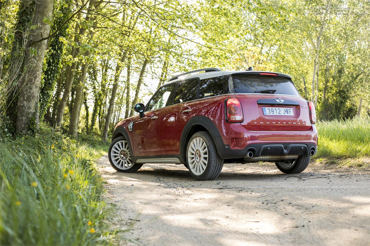 El Mini Countryman ha crecido notablemente y ahora es un rival directo (aunque algo más pequeño) de modelos como el BMW X1, el Range Evoque o el Mercedes GLA. (Fotos: María Pujol)