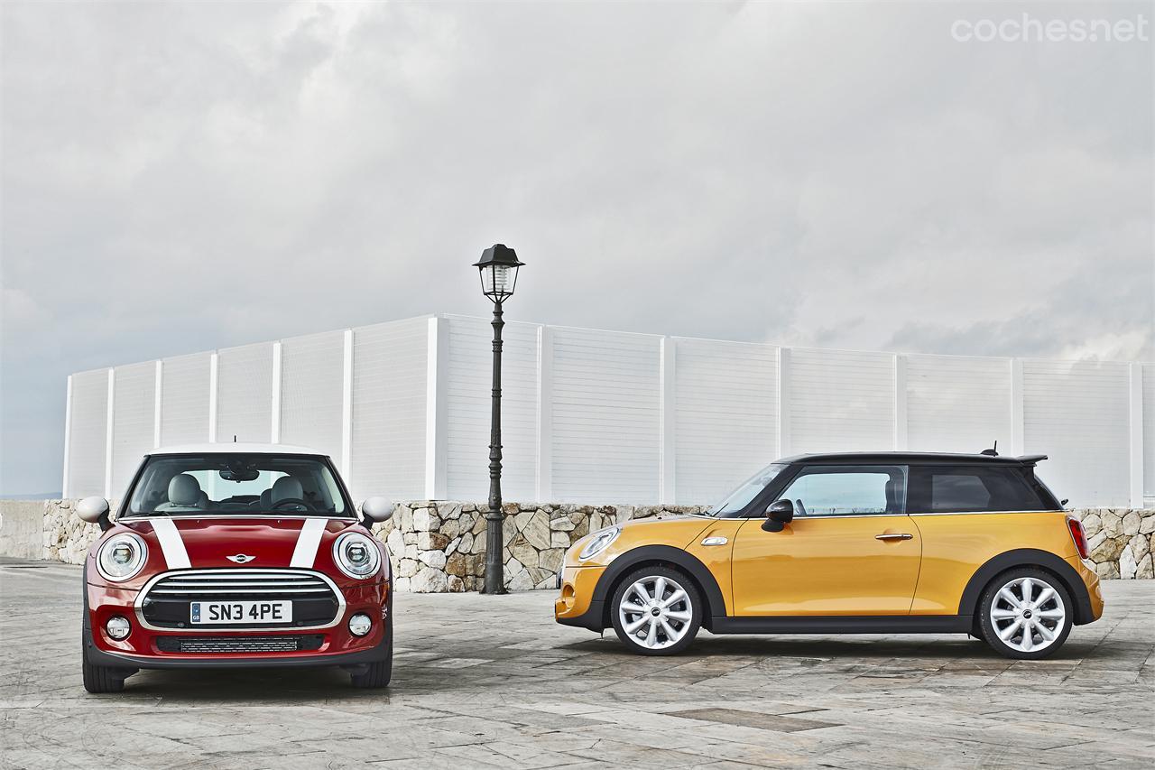 En rojo, el Mini Cooper; en amarillo, el Cooper S. Ambos estarán en el Salón de Tokio.