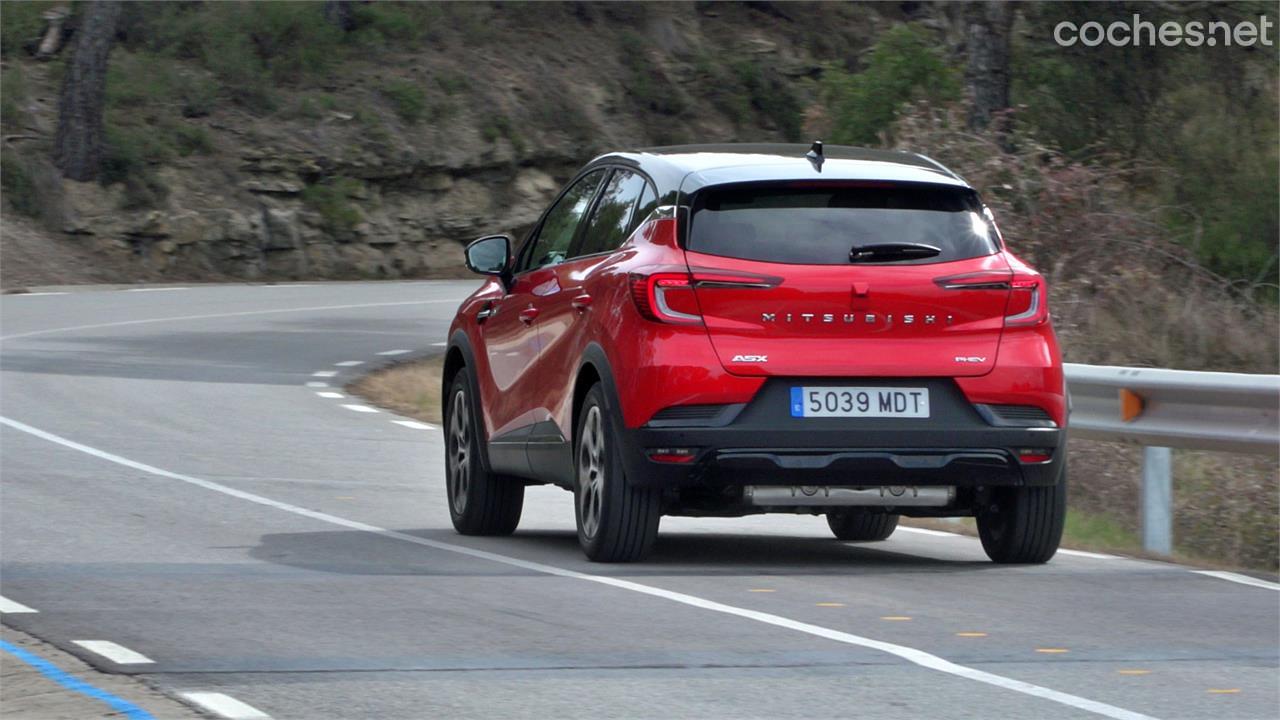 La homologación dice que gasta 1,5 l/100 km. En la realidad dependerá mucho de la carga de la batería y de factores como la vía, la velocidad o la temperatura. Sin batería se acerca a los 7 litros.