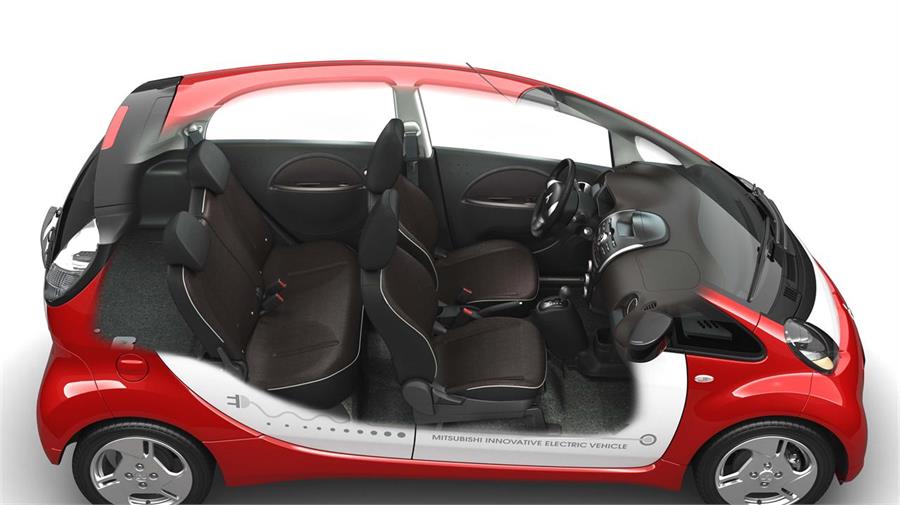 El interior ofrece ahora un nuevo equipo de audio y una mejor distribución de la calefacción de los asientos.
