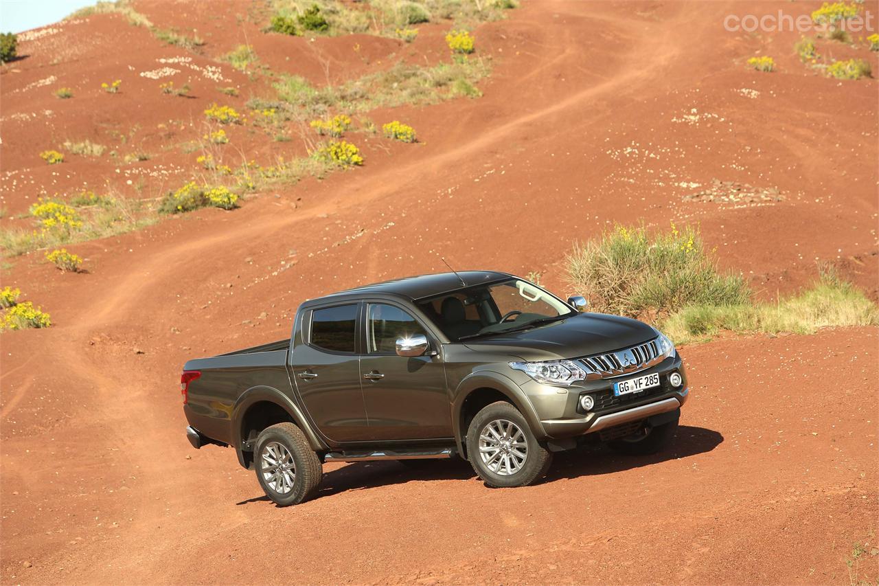 El Mitsubishi L200 demuestra unas buenas aptitudes para el todoterreno, especialmente si monta la transmisión Super Select 4WD II.