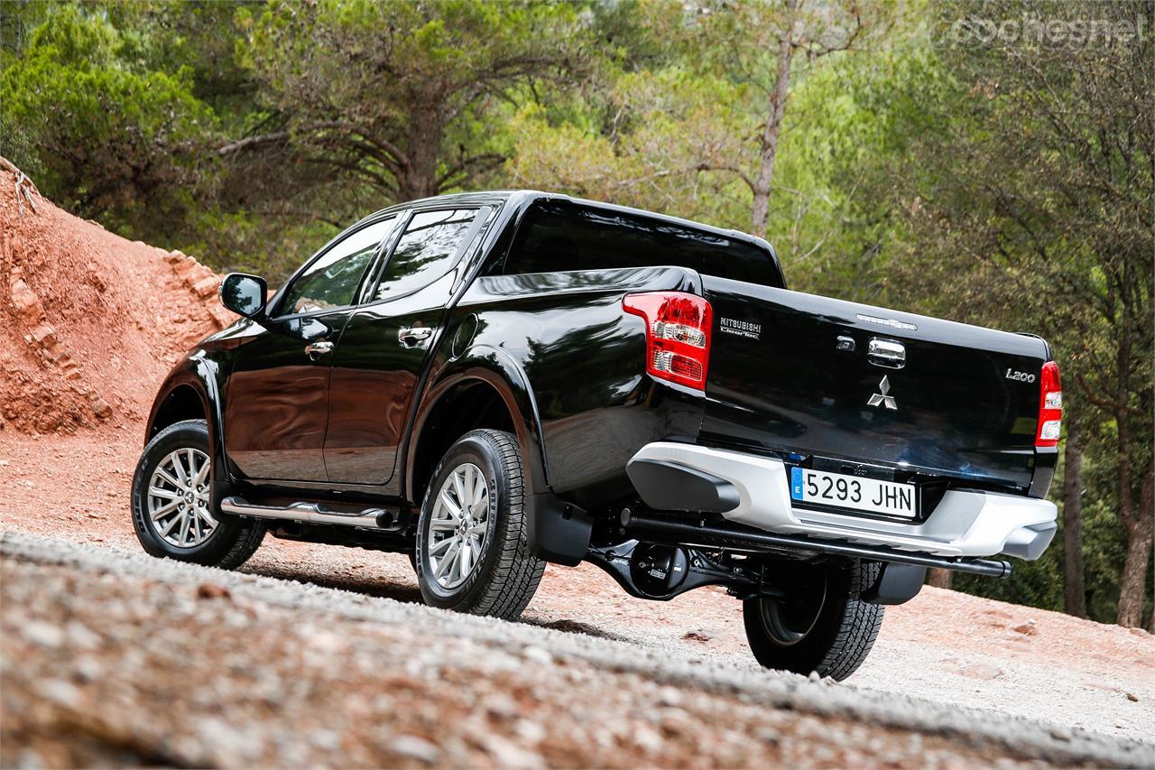 El L200 se presenta como un vehículo mixto para uso industrial o de ocio. En esta versión Doble Cabina puede ser utilizado incluso como un vehículo familiar. 