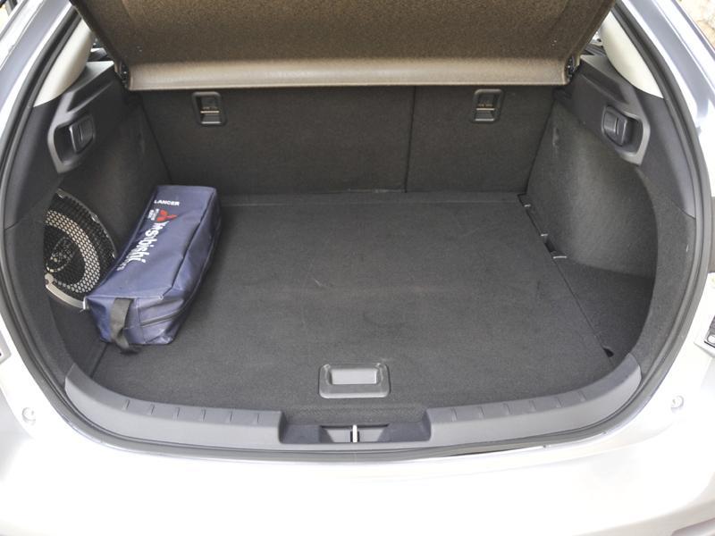 Mitsubishi Lancer Sportback 2.0 DID Noticias