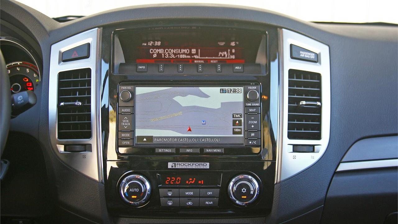 MITSUBISHI Montero - Among the standard equipment is this infotainment system.  Its browser is somewhat slow and difficult to manipulate.