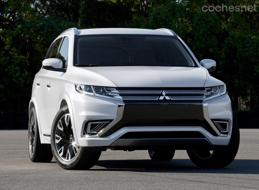 Este concept reinterpreta y añade elementos exclusivos para el Outlander PHEV de producción. También podría tratarse de un ejercicio de diseño para un futuro restyling de la gama completa.