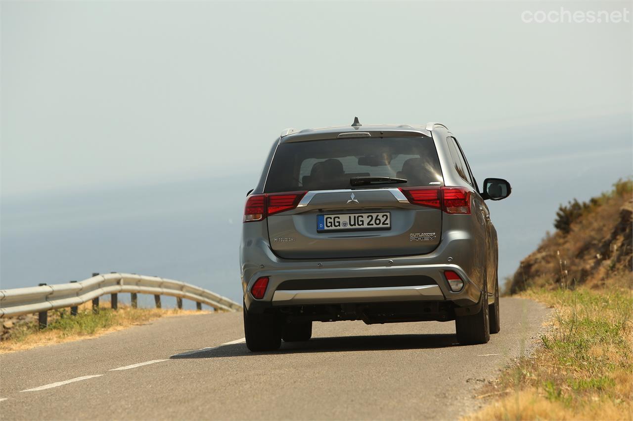 Mitsubishi Outlander PHEV 2016