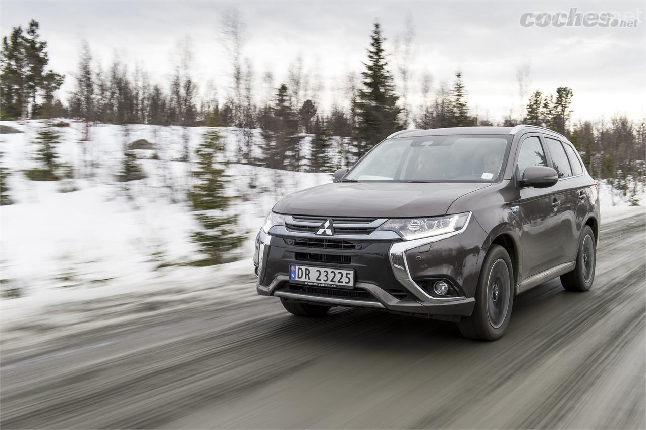 Mitsubishi Outlander PHEV 2017: Contacto en Noruega