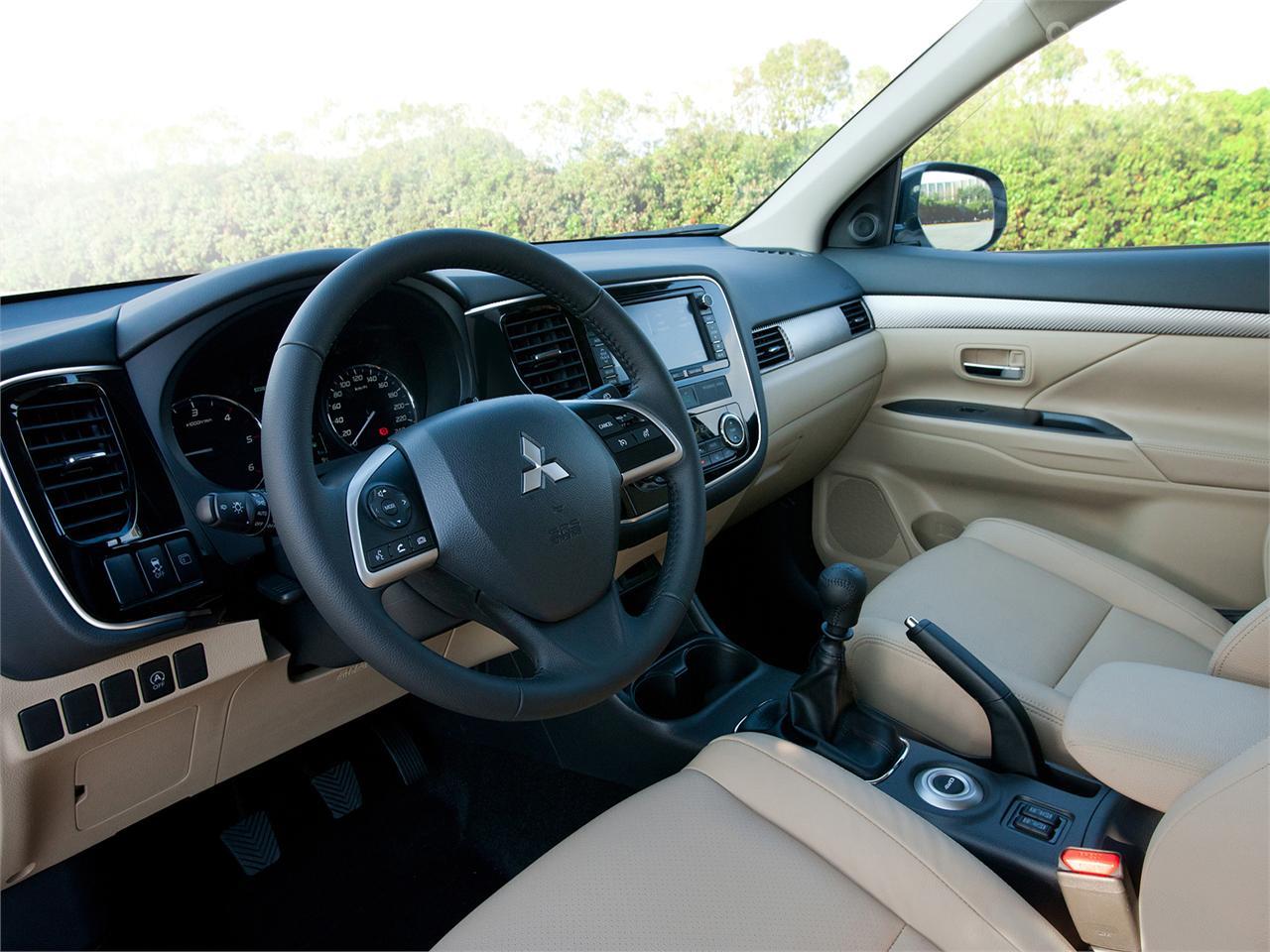 Mitsubishi Outlander 2013