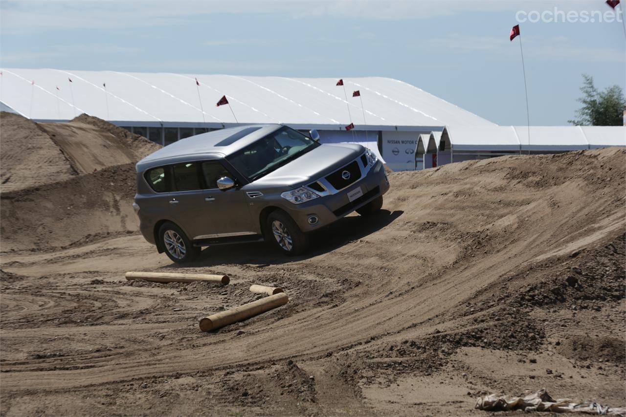 Nissan es una marca conocida por sus míticos modelos 4x4. En el evento se montó un circuito para testear los TT para el mercado estadounidense. 