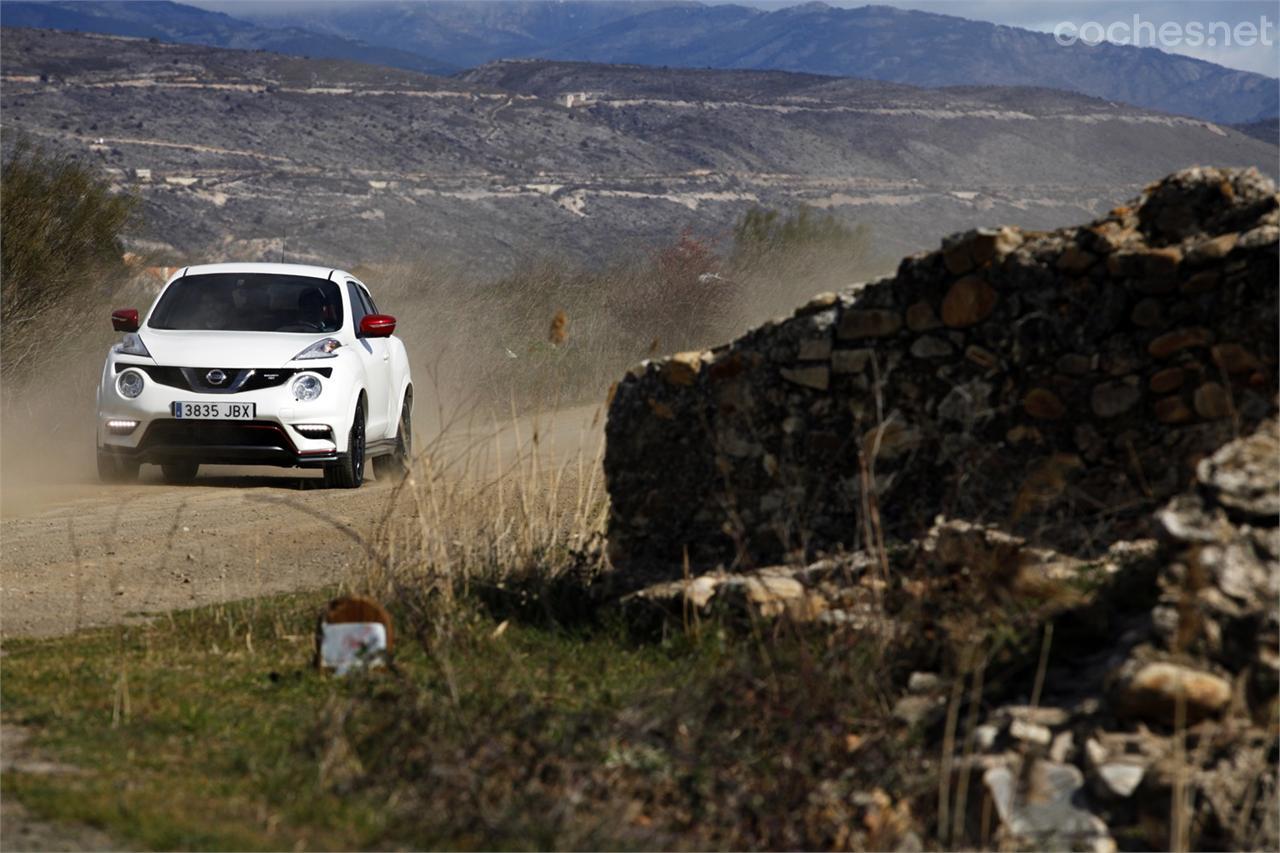 No parece un GTI puro, pero las sensaciones al volante son muy buenas. Es deportivo y a la vez confortable de llevar.