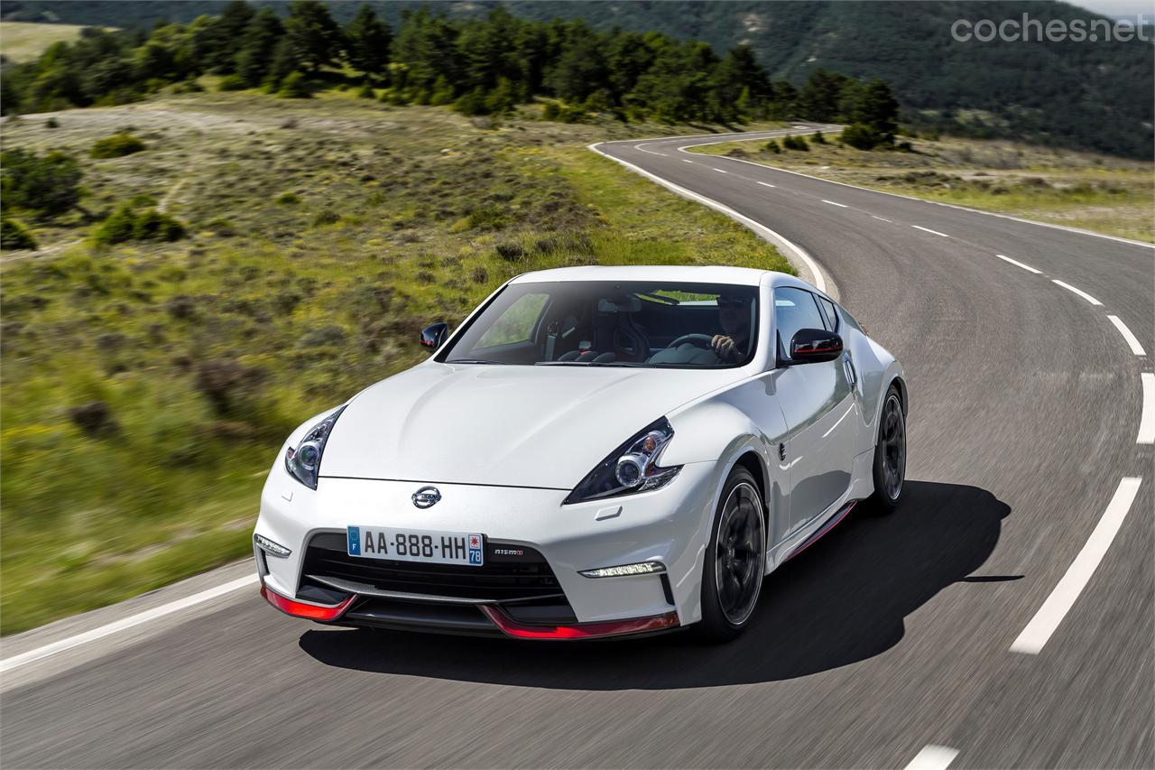 Los detalles rojos predominan en los modelos Nismo, el nuevo 370Z no iba a ser menos.