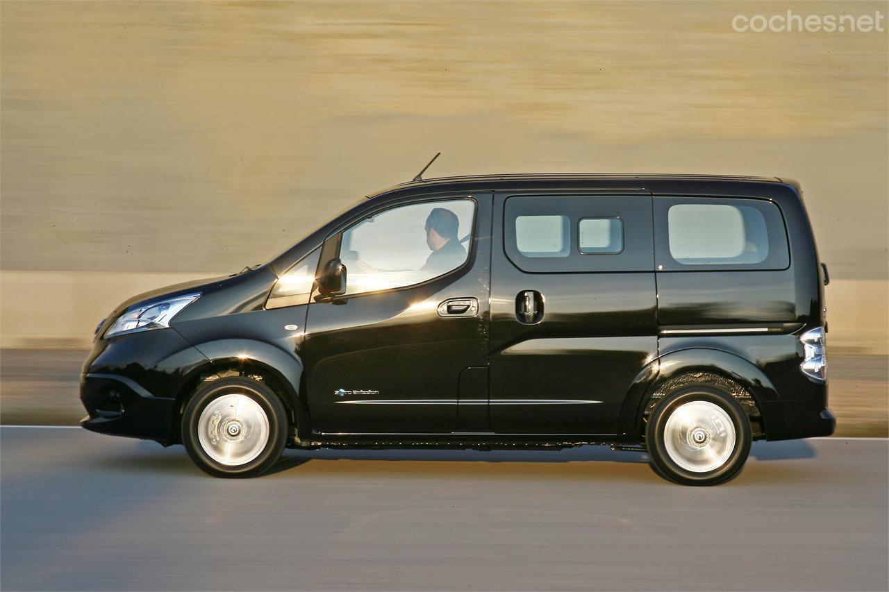 Este es un modelo aconsejable como segundo coche para familias con tres hijos que se muevan en ciudad y que tengan un presupuesto elevado.