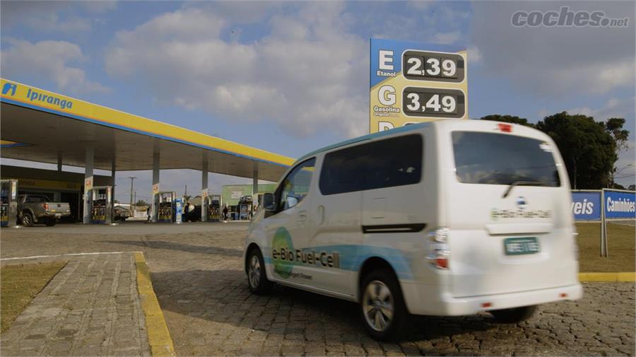 En Brasil, prácticamente todas las gasolineras ofrecen bio-etanol como combustible y buena parte del parque de turismos está adaptado para el uso de este combustible.
