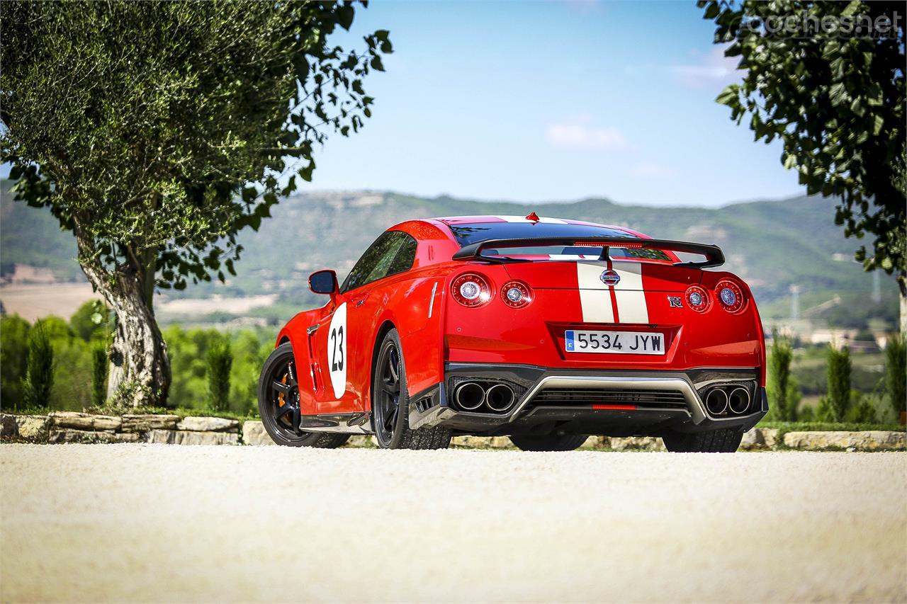 La opción del Track Edition merece mucho la pena, sólo cuesta 12.690 euros extra sobre el precio de un GT-R "normal" y aporta un buen número de mejoras.