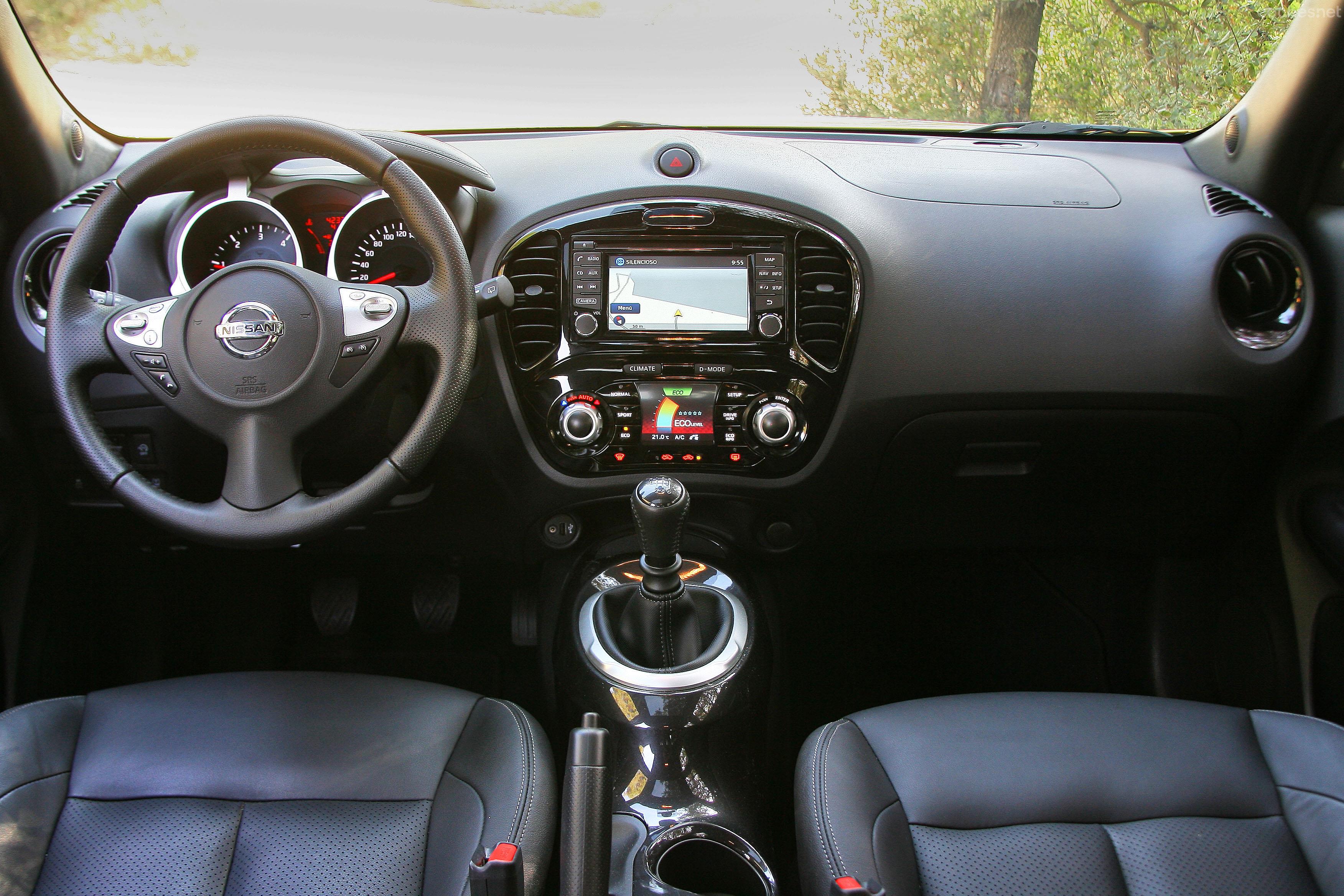 En el Nissan Juke la pantalla del navegador queda un poco baja, en una posición que no es la óptima para su manejo. 