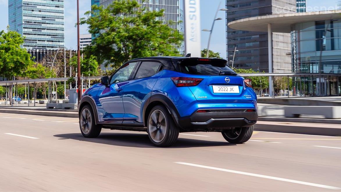 NISSAN JUKE - Its low fuel consumption and being able to wear the ECO label are good reasons to consider the hybrid option.