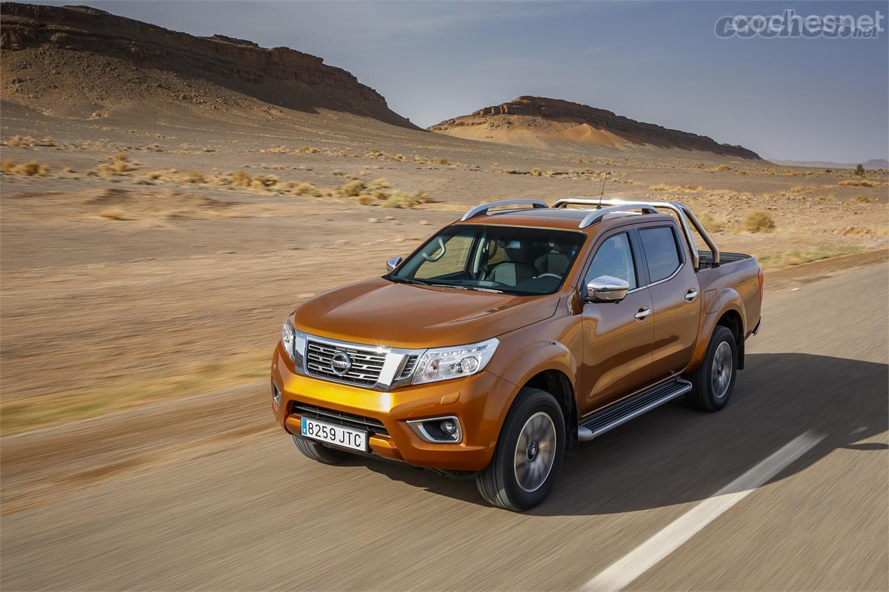 El comportamiento del Nissan Navara Doble Cabina en carretera es placentero, muy diferente y poco esperado en un vehículo de tipo industrial. 