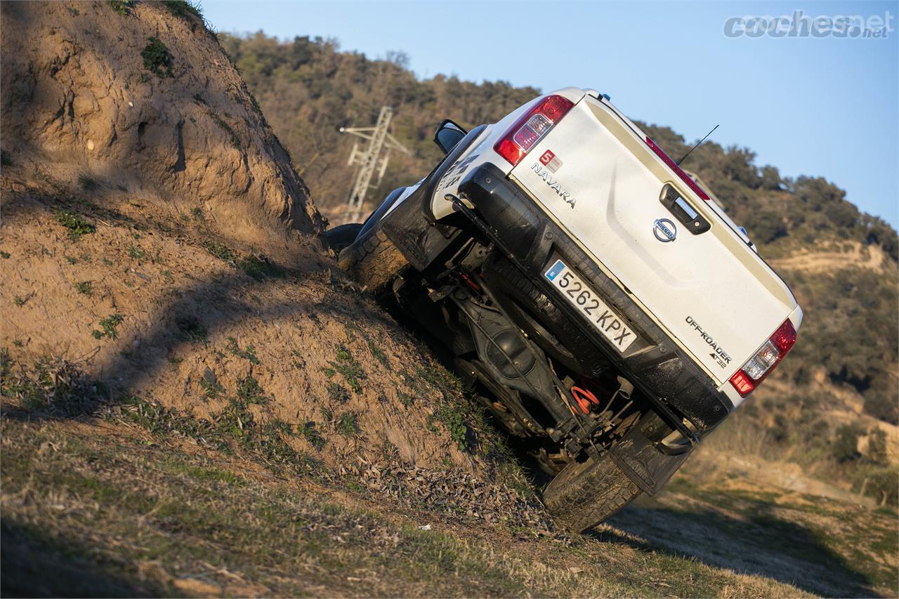 Las aptitudes TT del Navara mejoran con esta preparación de Arctic Trucks, muy enfocada al franqueo. 