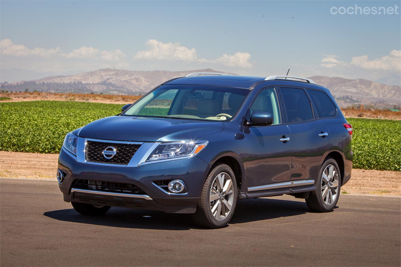 La nueva generación de Nissan Pathfinder nada tiene que ver con la anterior. Su base es diferente, y su estética también. 