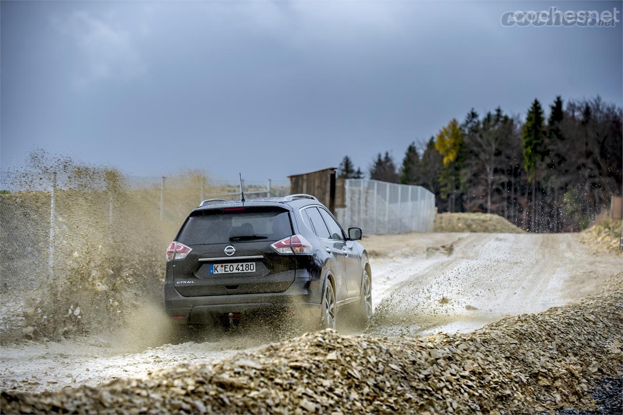 Demuestra fuerza suficiente para la práctica del 4x4. Aunque no es un todoterreno, las cualidades off-road de este SUV son bastante buenas.