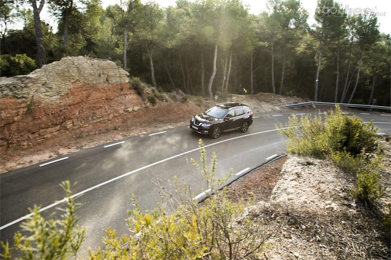  El motor diésel de 177 CV le basta y le sobra. Lástima que se muestre ruidoso y que la caja automática CVT no sea la mejor.