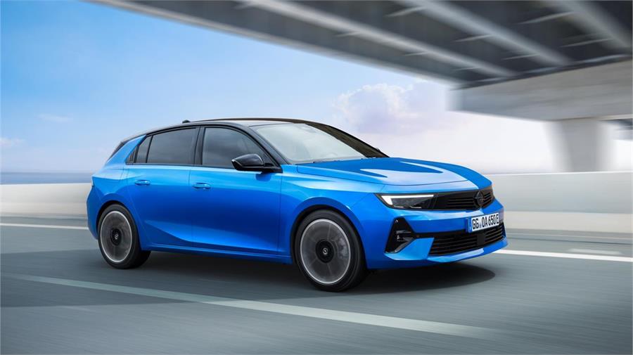Tal como anunció en el momento de lanzar el Astra, Opel presenta ahora la versión 100% eléctrica. 