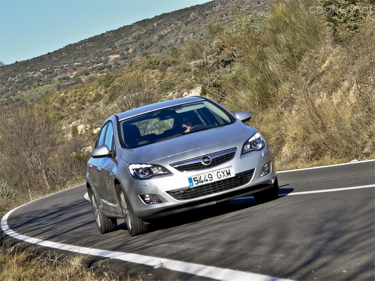 Opel Astra 1.3 EcoFlex Enjoy: Prima el ahorro